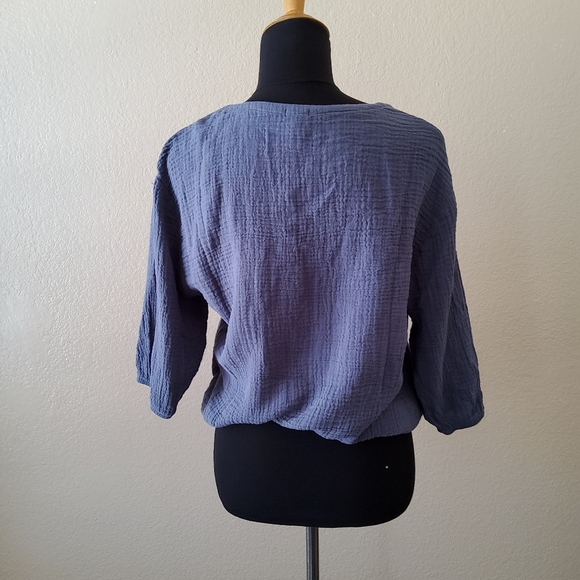 Monrow Voluminous Gause V-Neck Top Size S Blue New - Picture 3 of 7